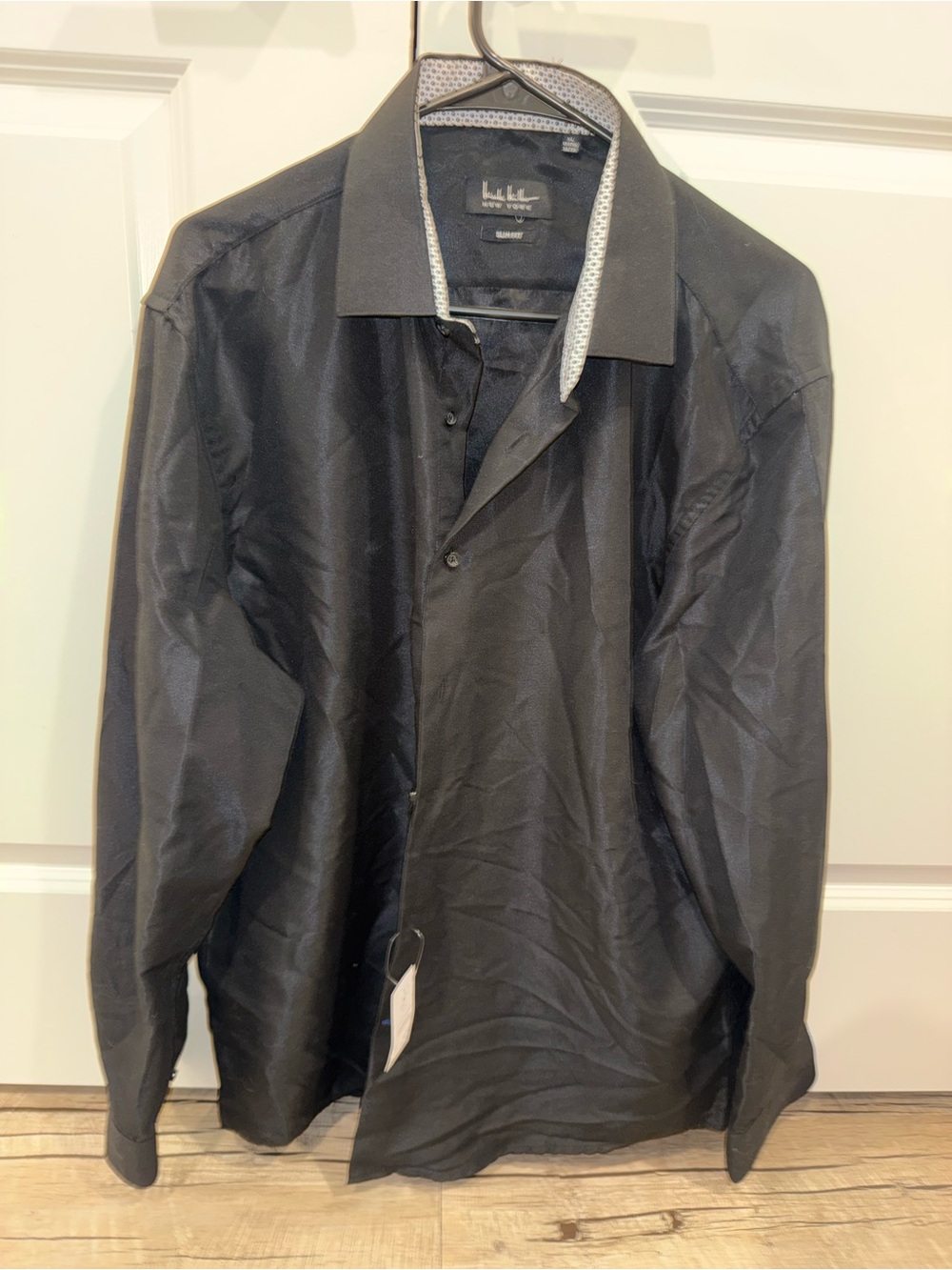 Nicole Miller Black Long-Sleeve Dress Shirt with Printed Inner Collar